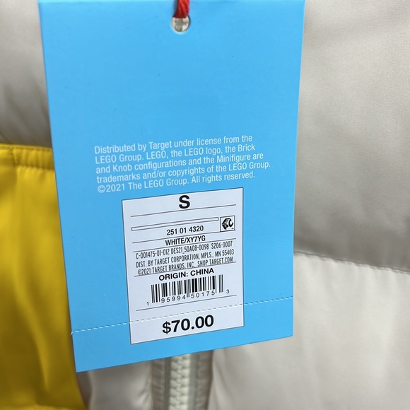 🆕LEGOxTarget>Women’s Puffer Jacket removable sleeves NWT - Picture 7 of 9